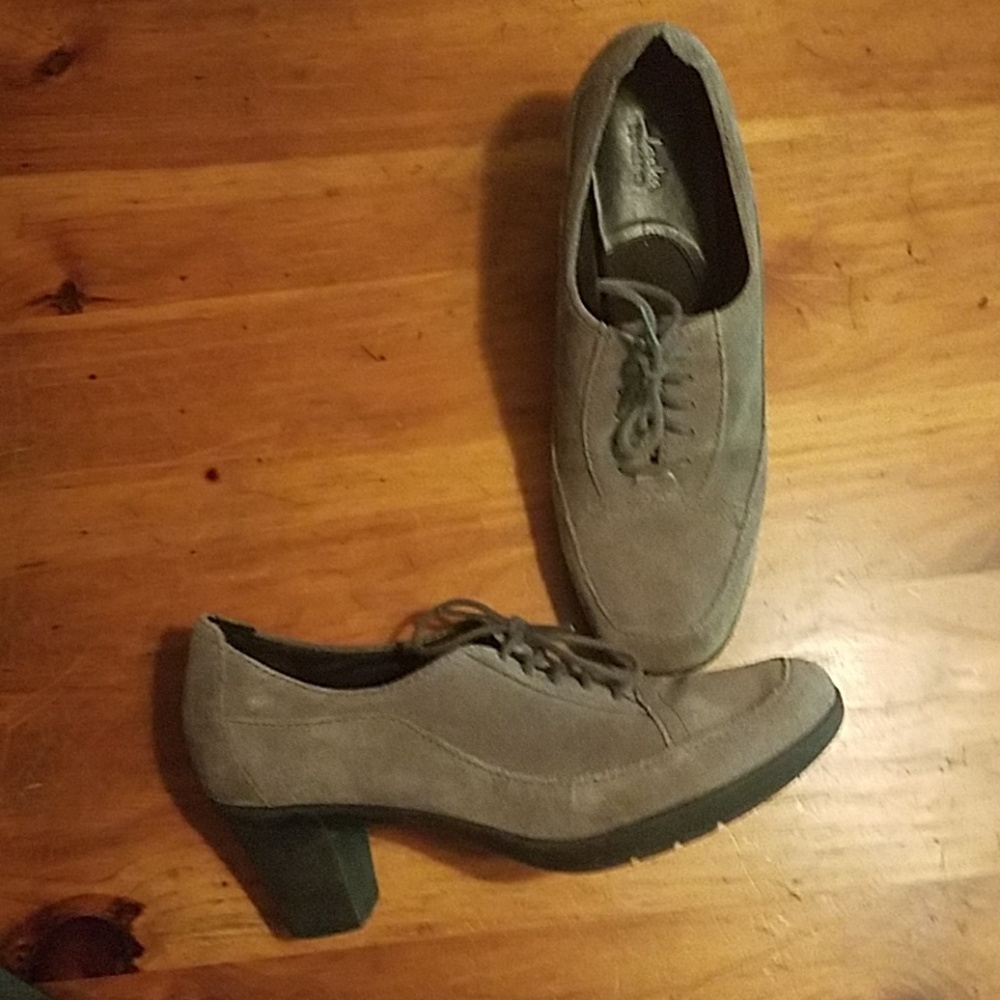 Clark's "Bendables" size 9M
